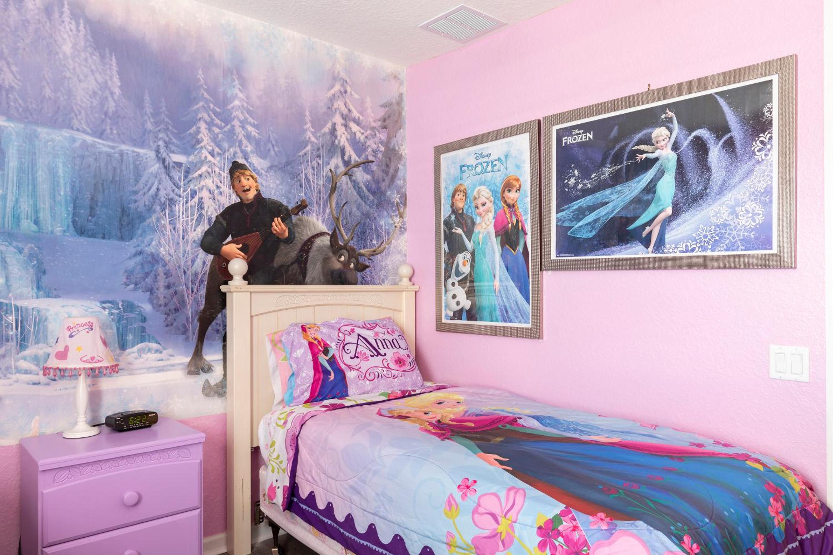 Windsor Hills Resort 2 Miles to Disney 6-Bedroom 4-Bathrooms Villa with Private Pool and Spa