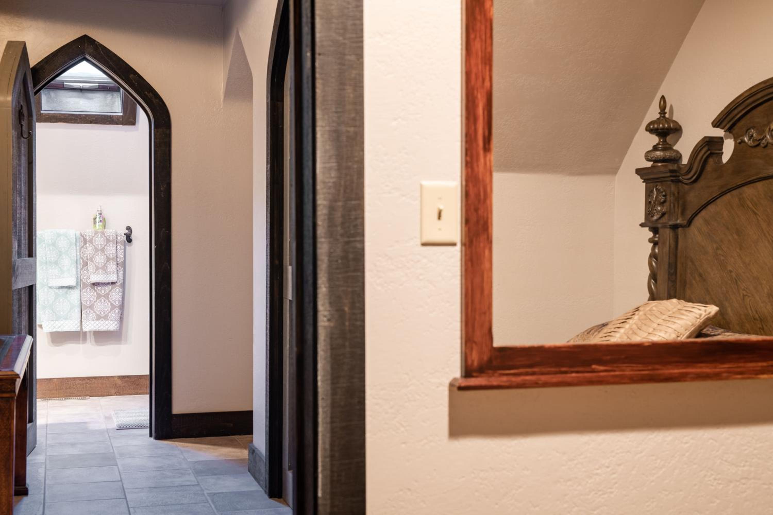 HIGHLANDS CASTLE overlooking Lake George plus 2 other CASTLES & SUITES