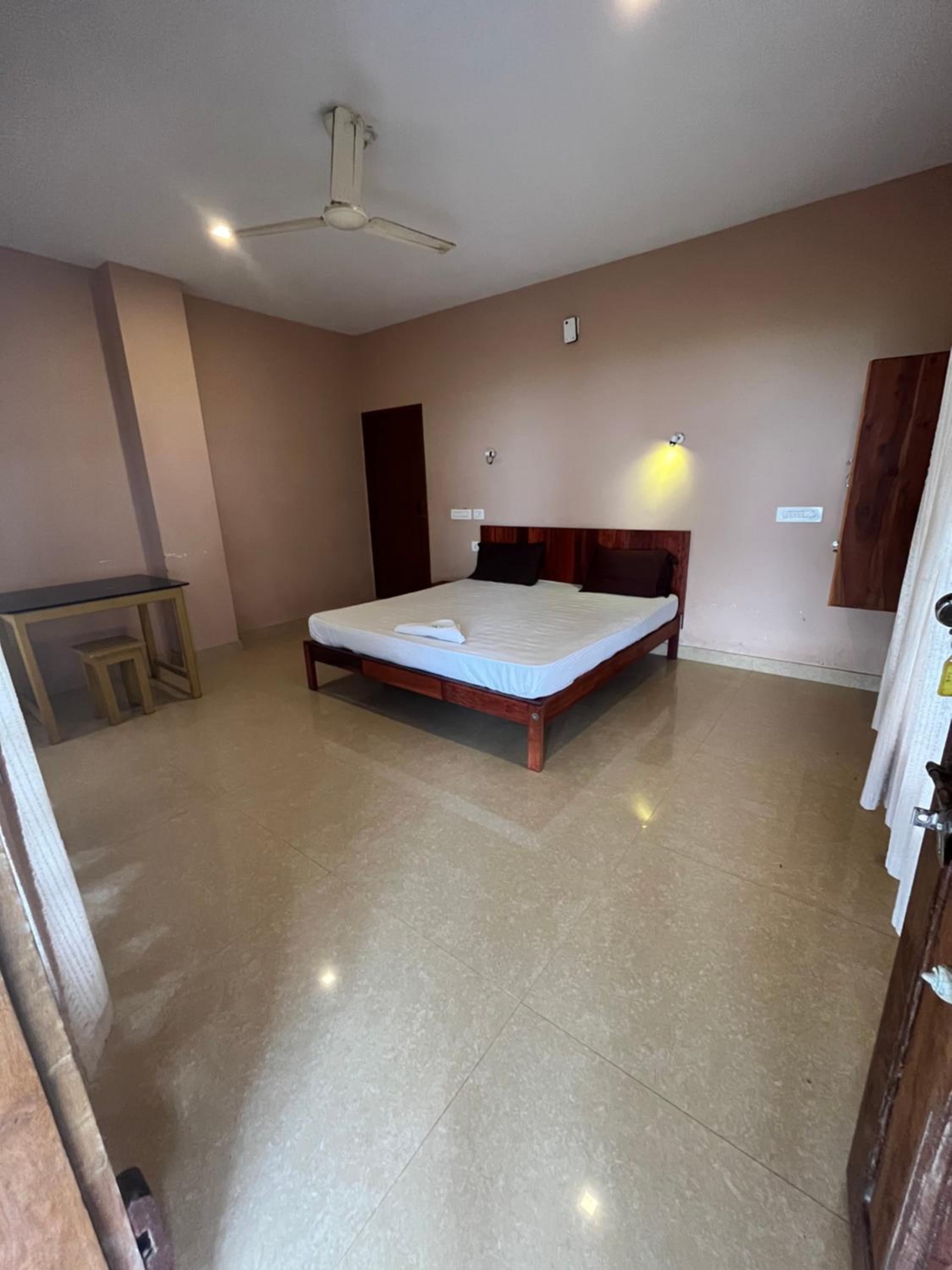 Kizhunna rock beach house