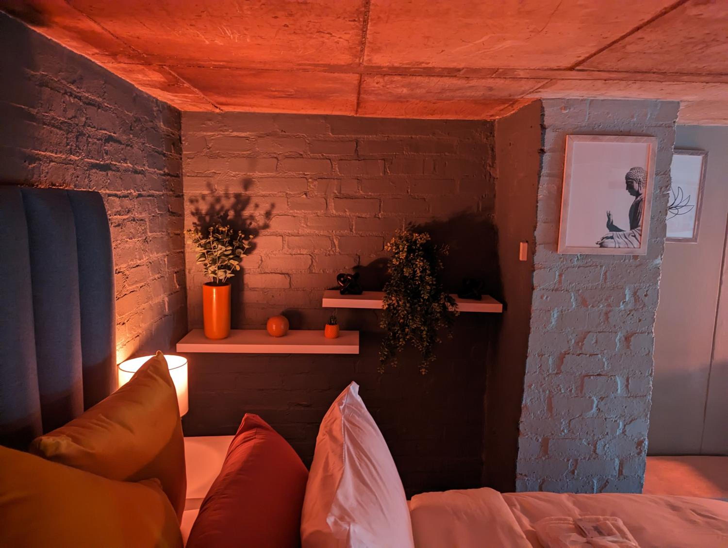 The Artful Cityscape Loft - Serenity In The City