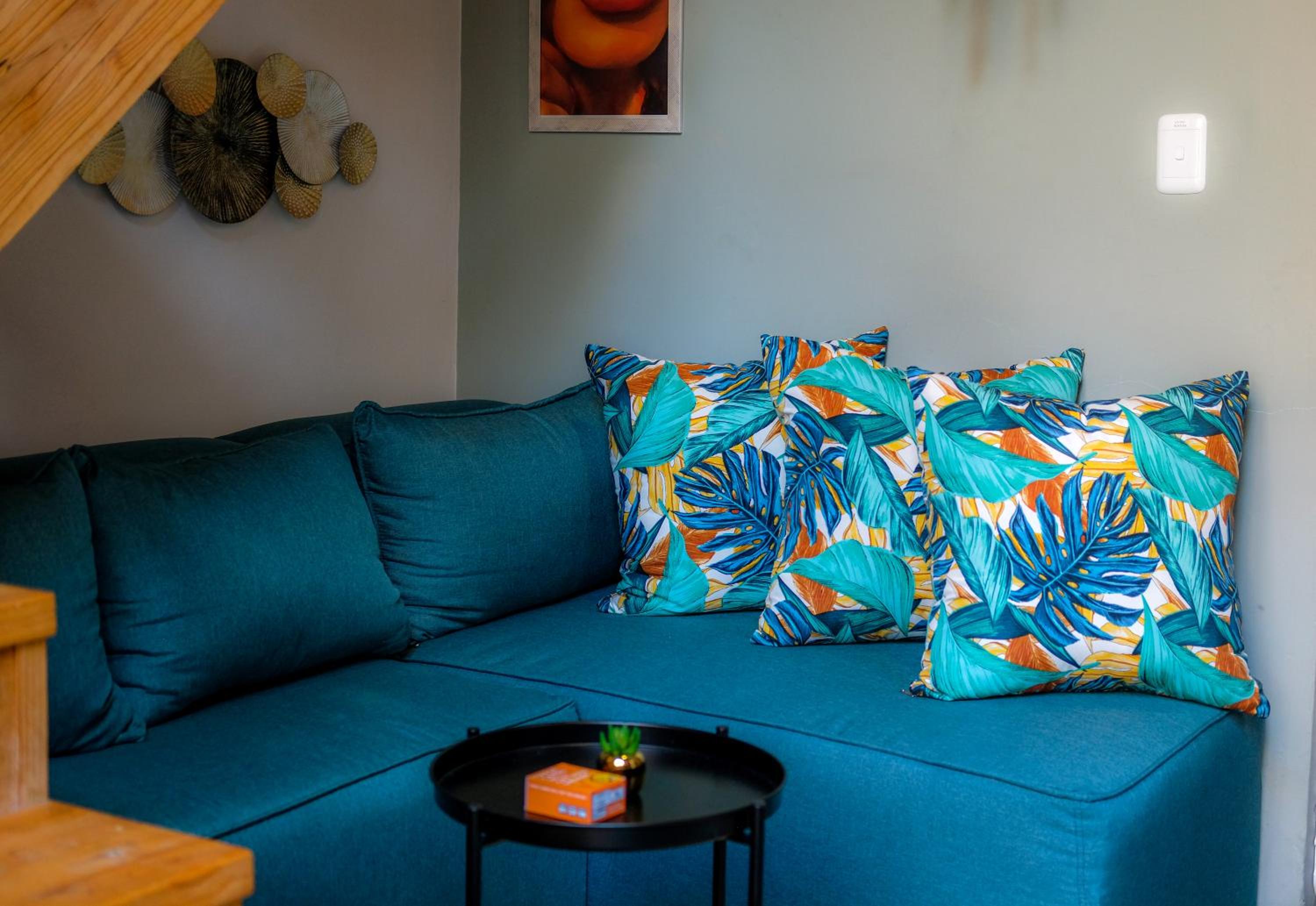 The Artful Cityscape Loft - Serenity In The City