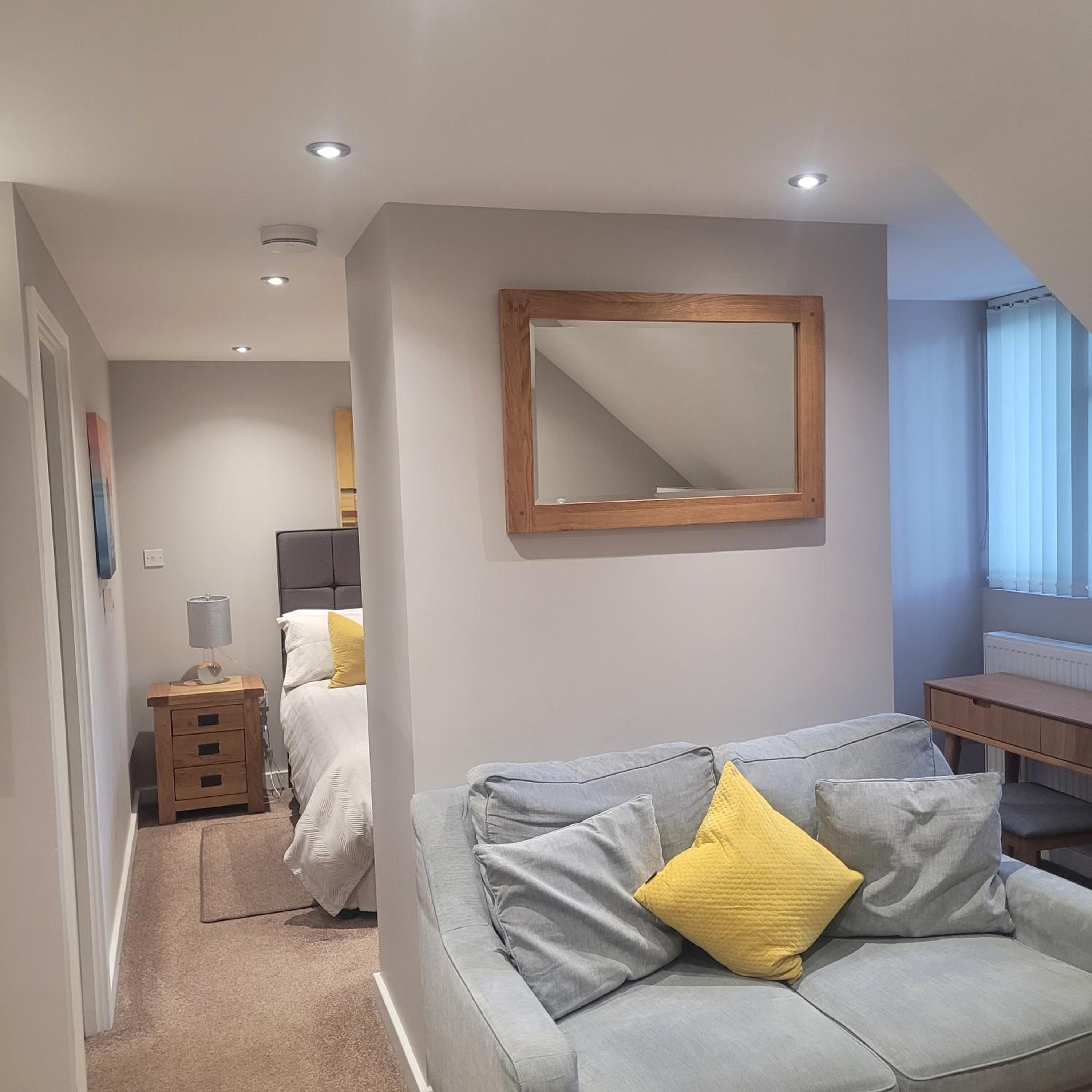 Hamble Retreat Studios and Lodge