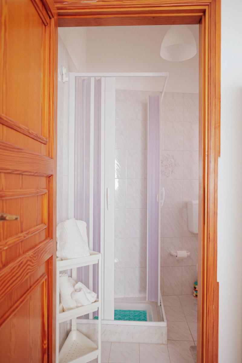Casa Makira en Terrasini — bathroom