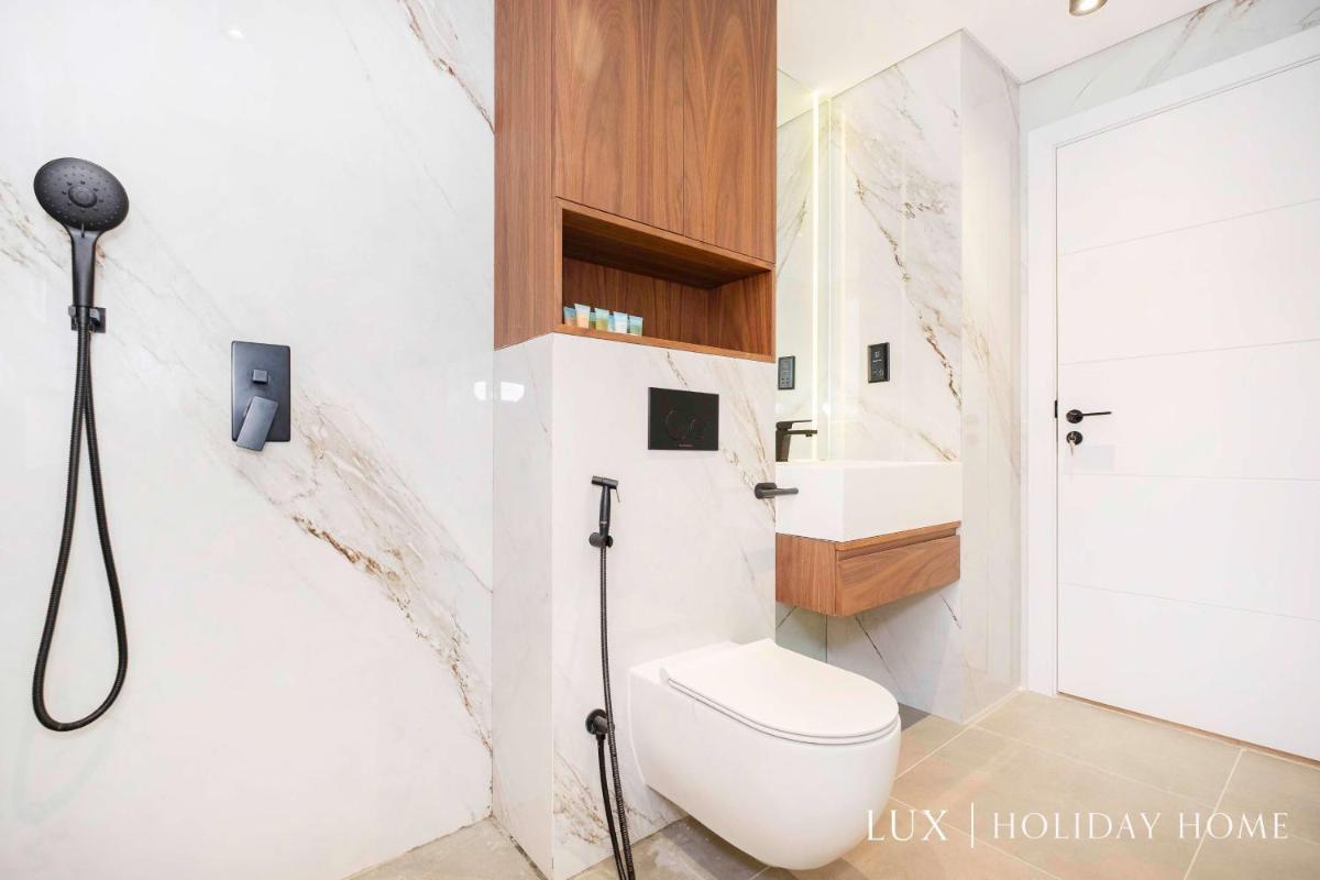 LUX The White Palm Villa