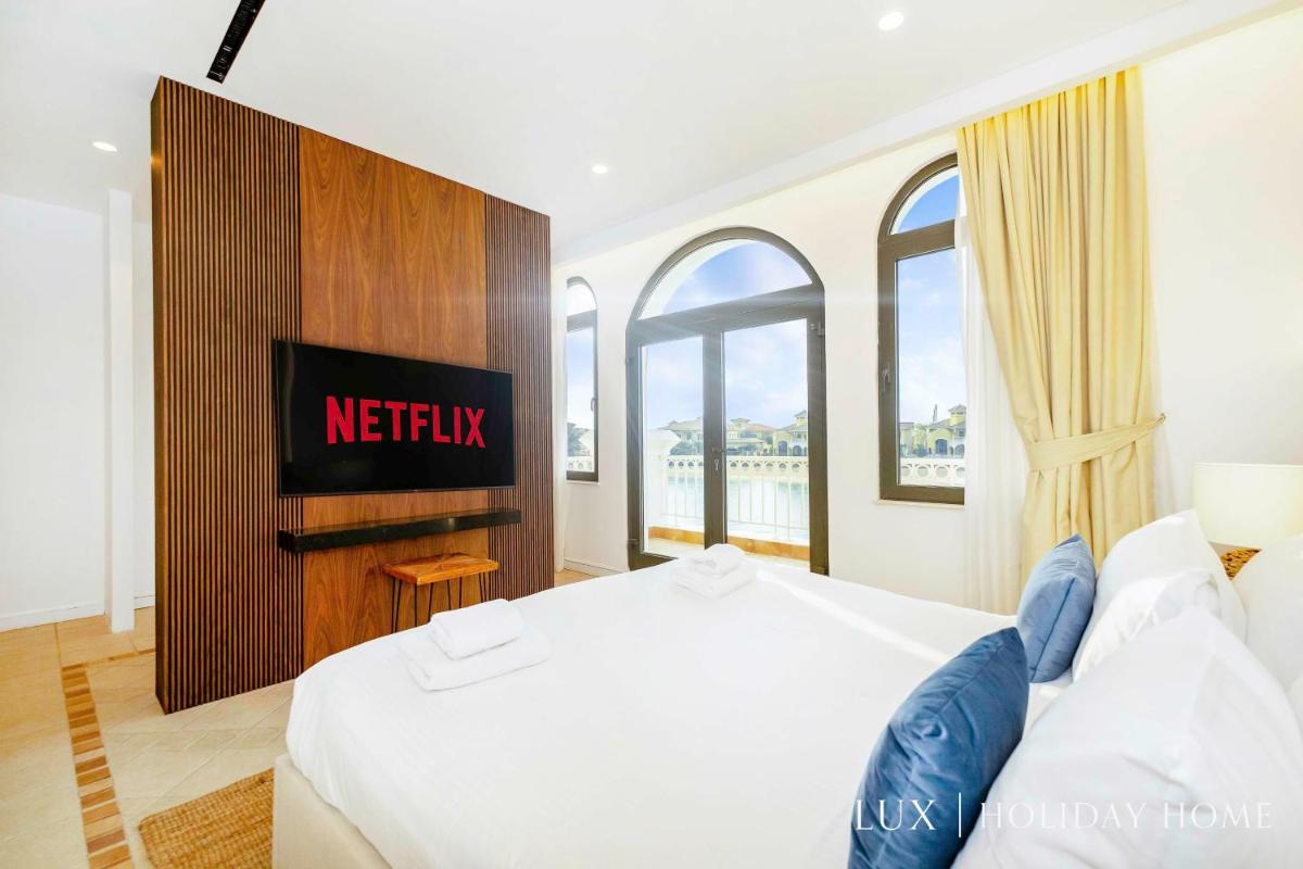 LUX The White Palm Villa