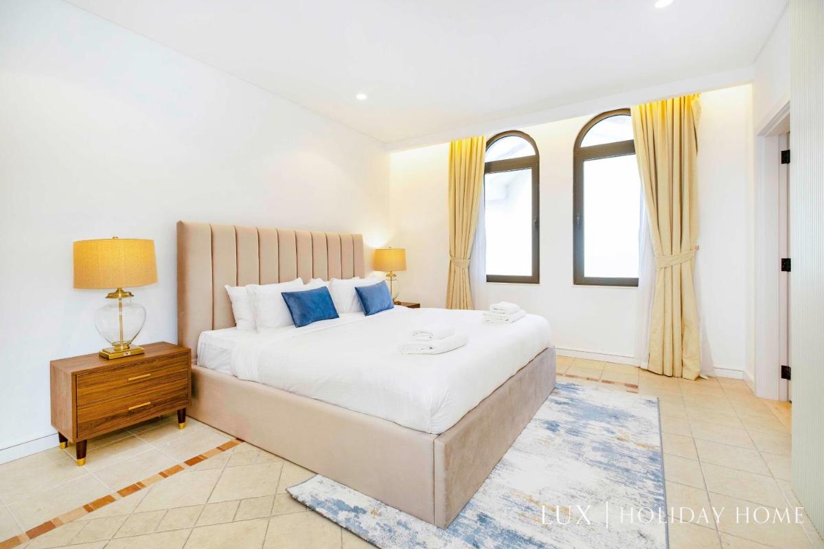 LUX The White Palm Villa