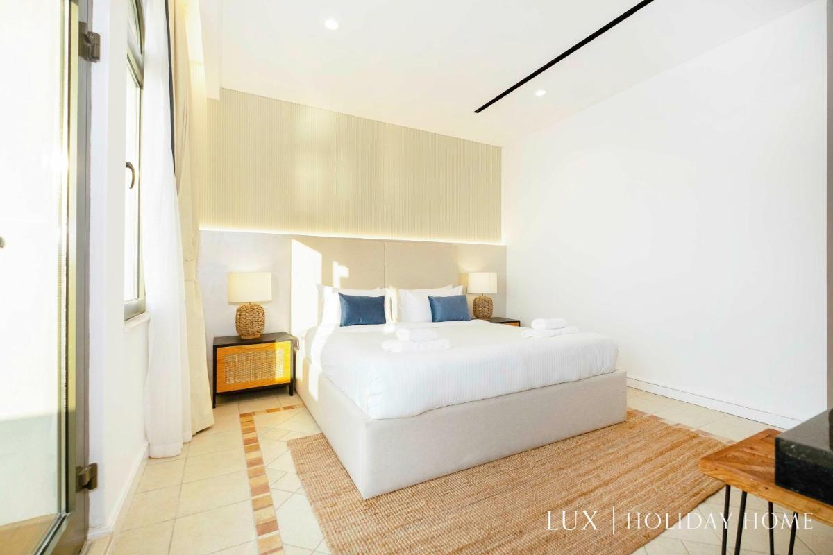 LUX The White Palm Villa