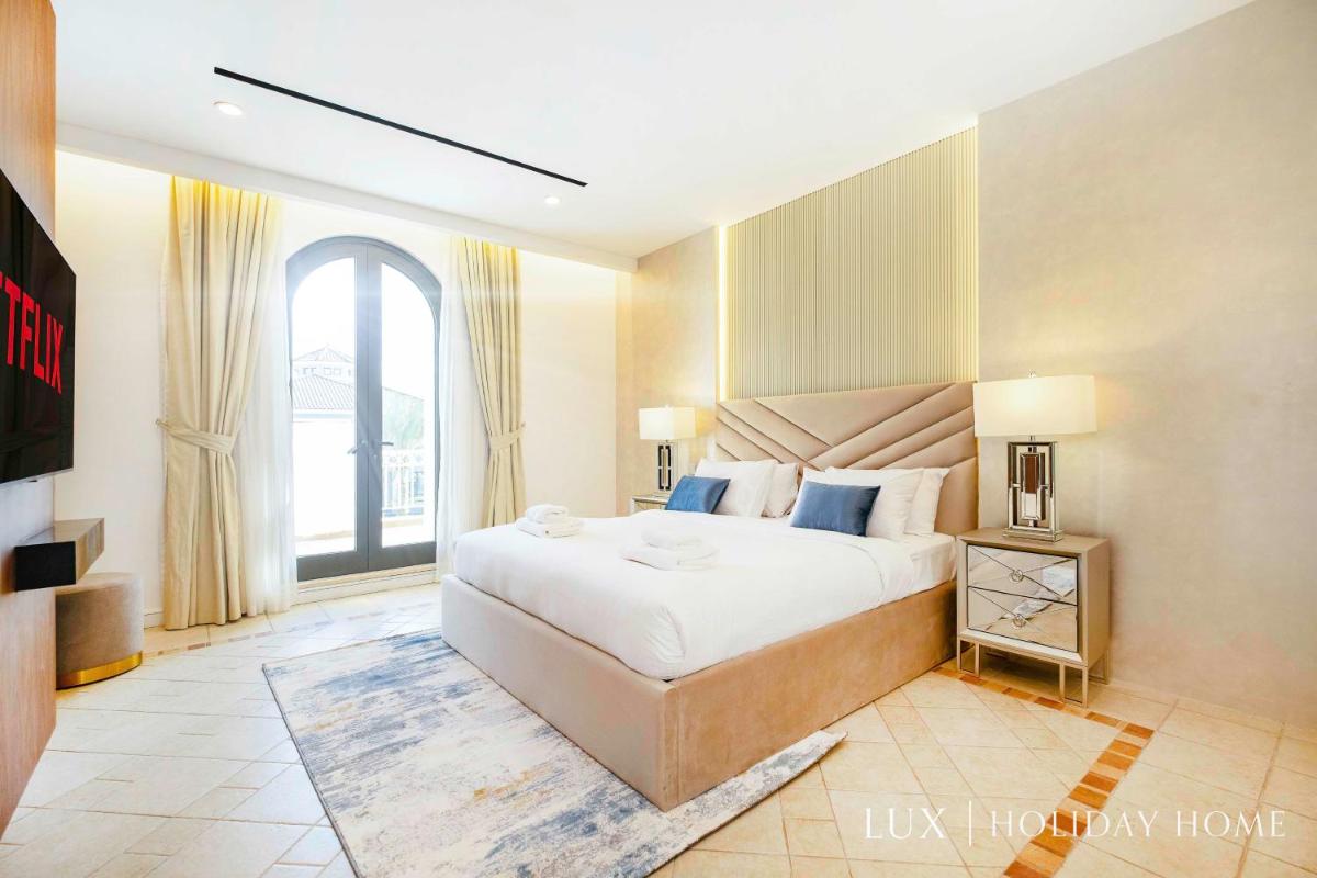 LUX The White Palm Villa