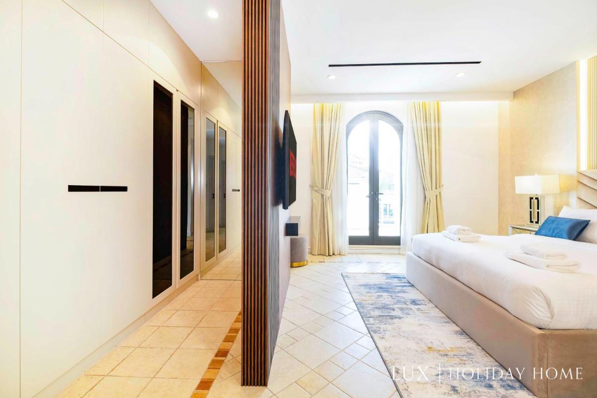 LUX The White Palm Villa