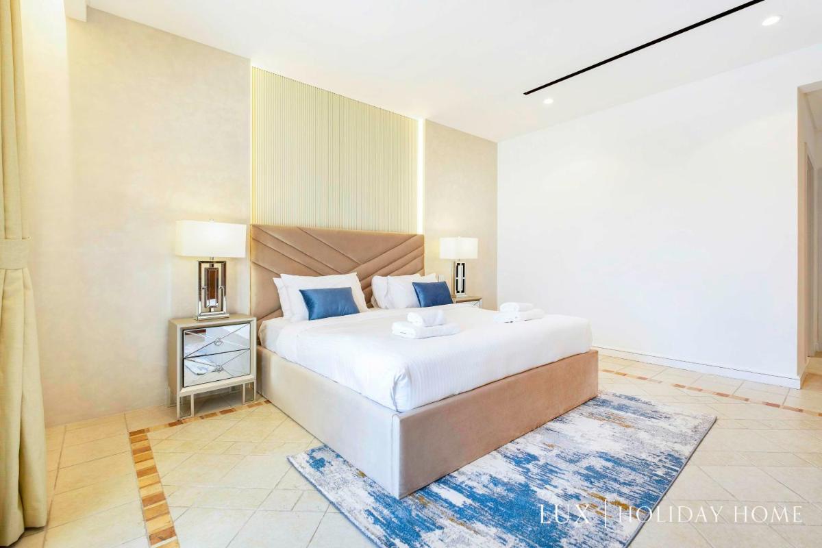 LUX The White Palm Villa