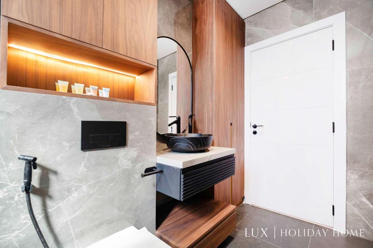 LUX The White Palm Villa