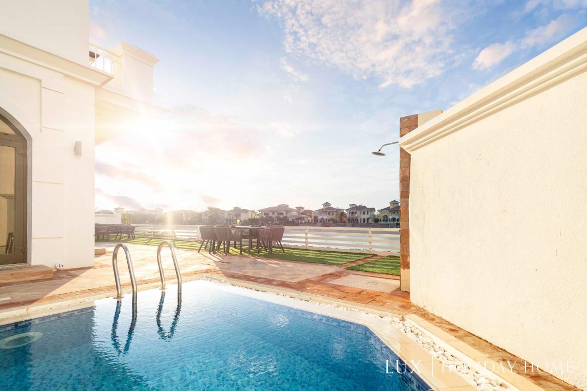 LUX The White Palm Villa