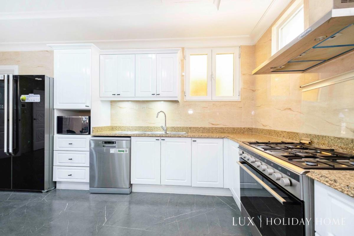 LUX The White Palm Villa