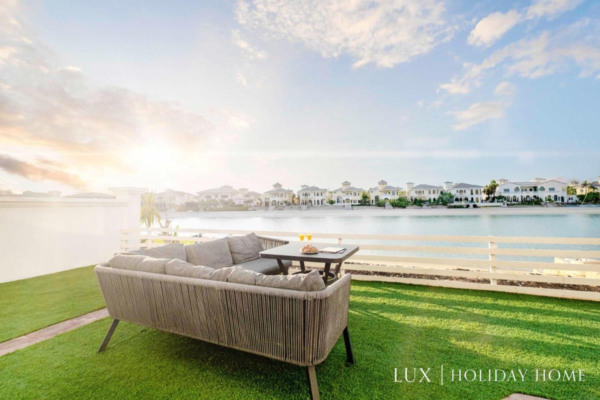 LUX The White Palm Villa