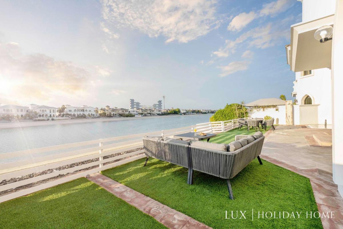 LUX The White Palm Villa