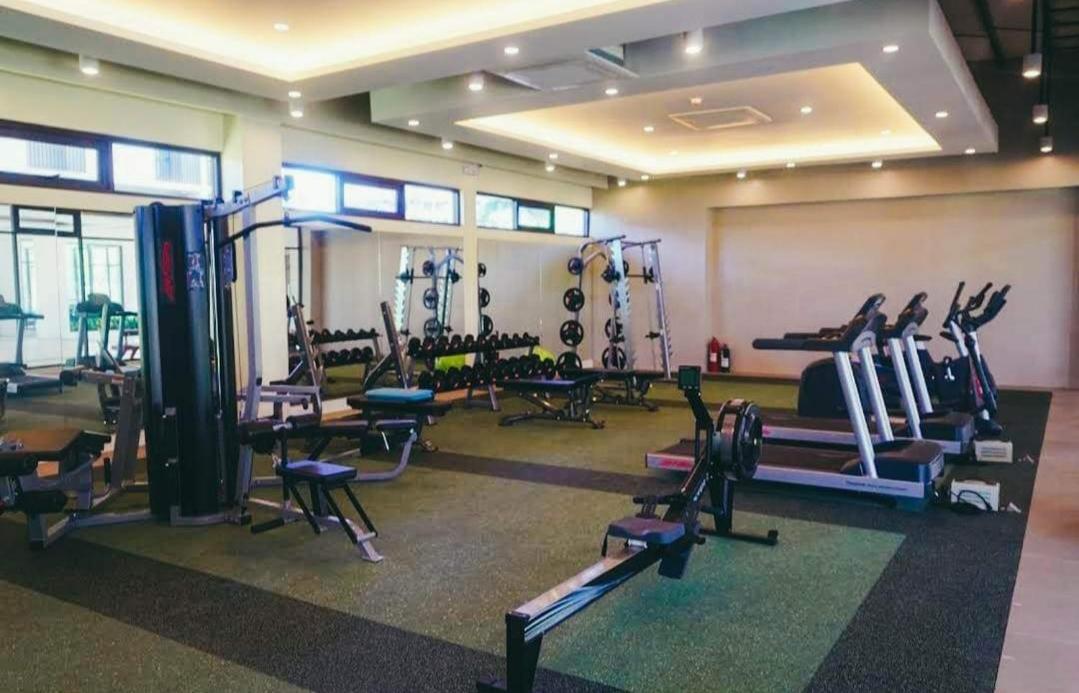 Spacious Room in Alabang view 2