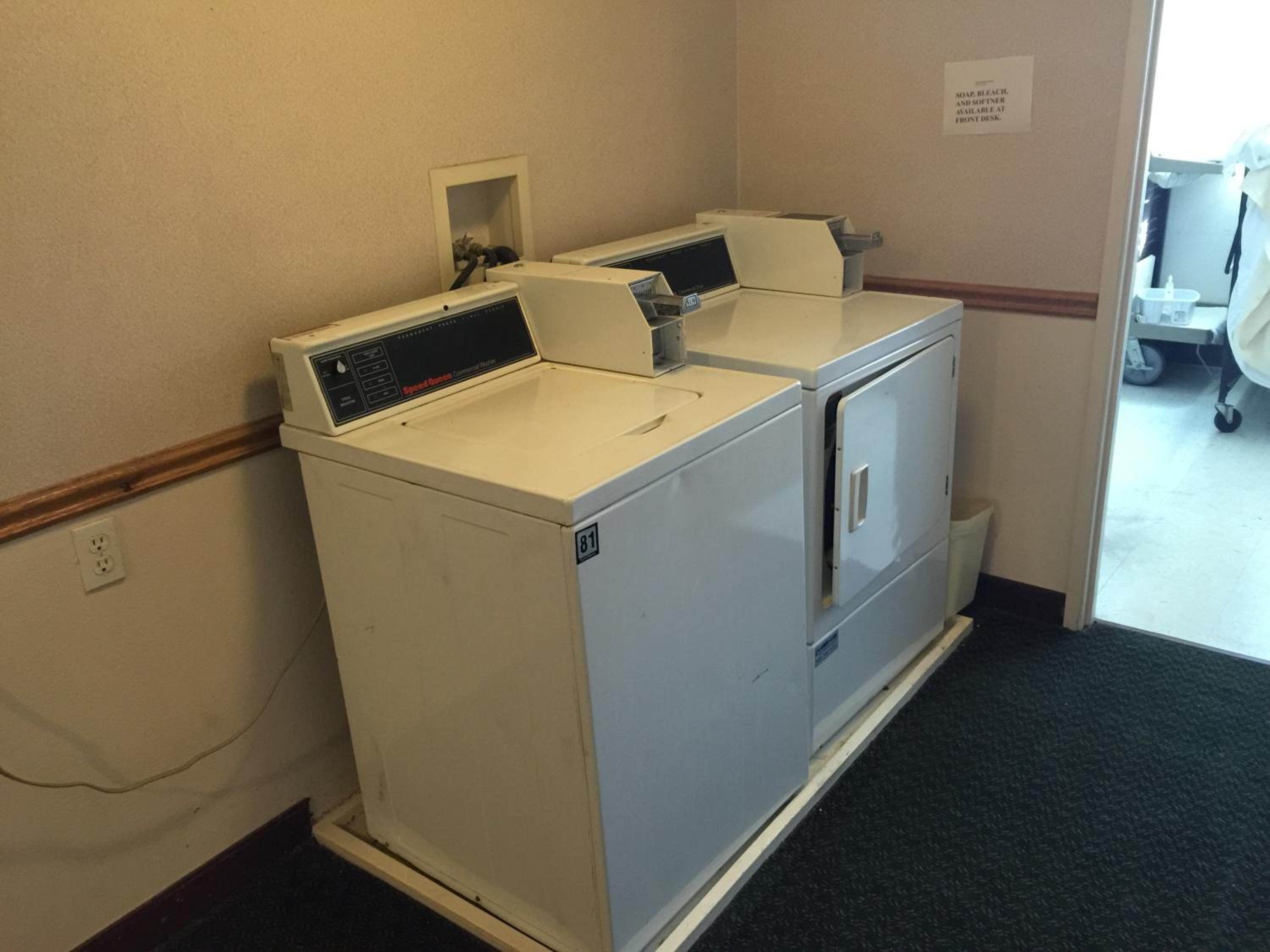 Economy Inn & Suites view 5