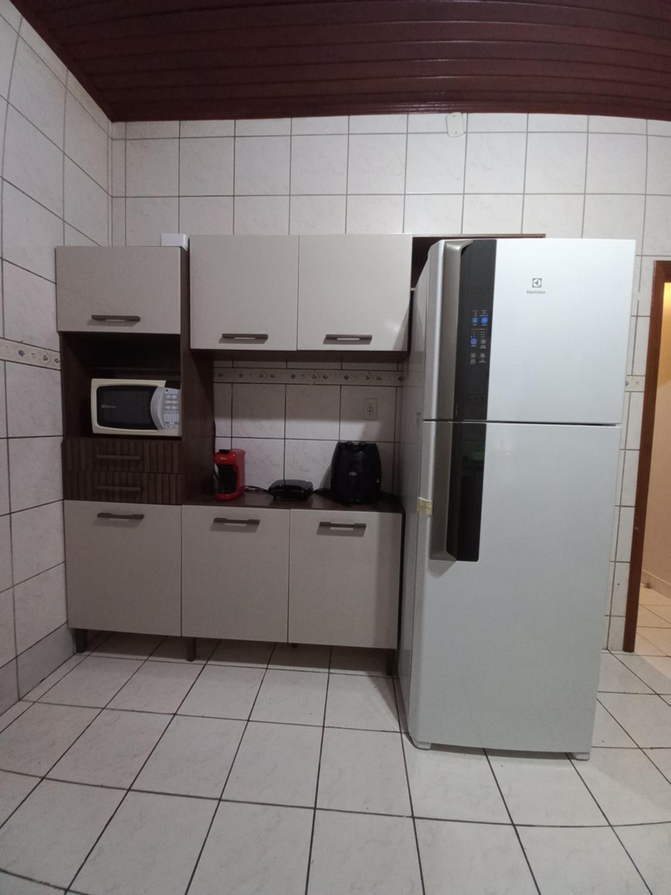 CASA COM PISCINA EM ÁREA NOBRE