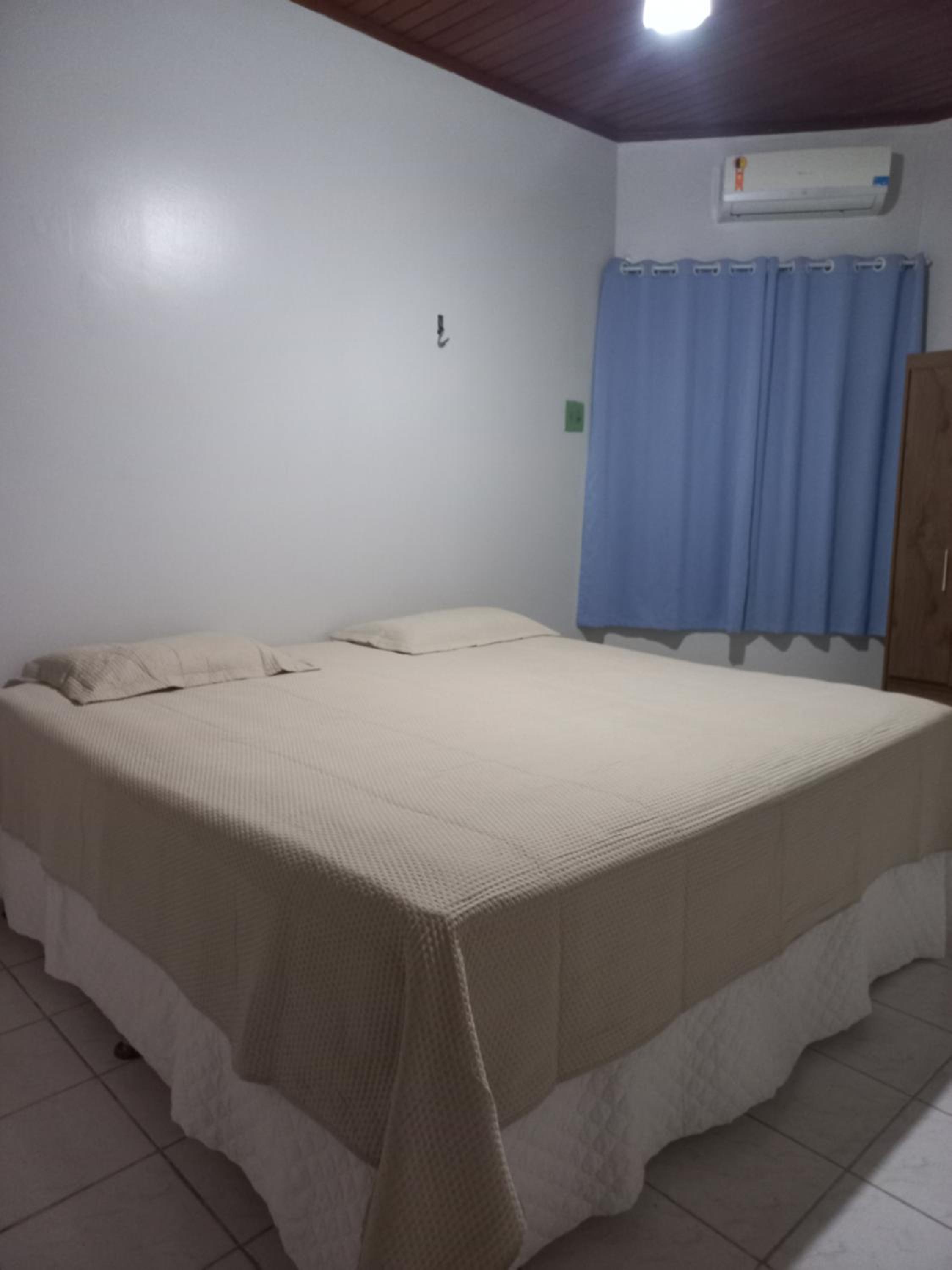 CASA COM PISCINA EM ÁREA NOBRE