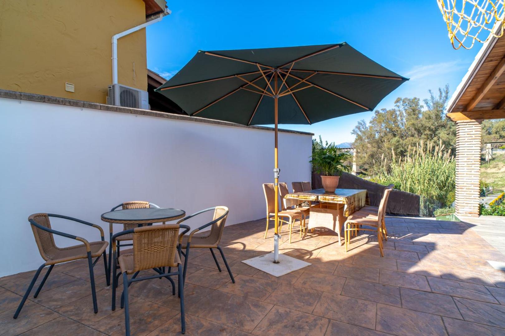 Casa rural de diseño con piscina y barbacoa
