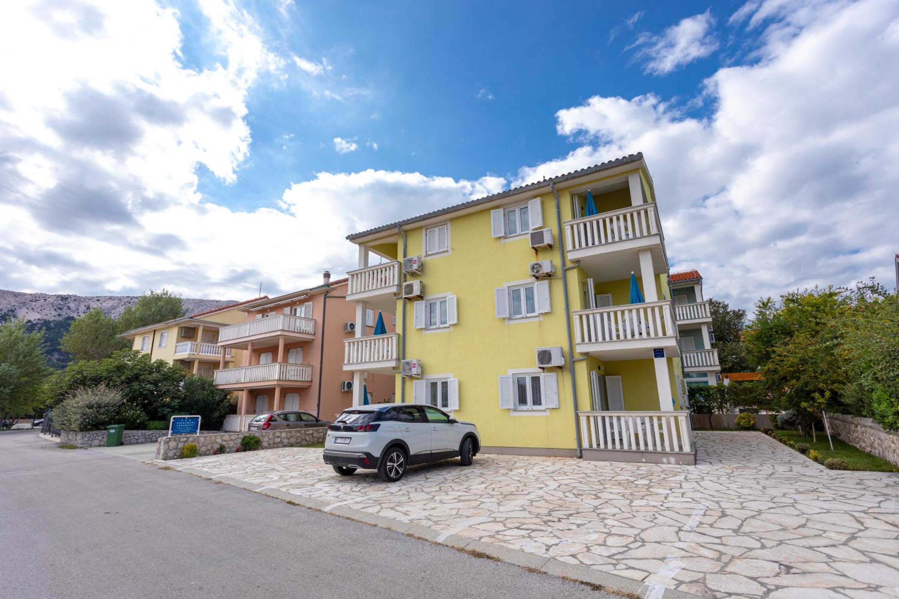 Apartments Crnekovic II Popa Dorcica view 3