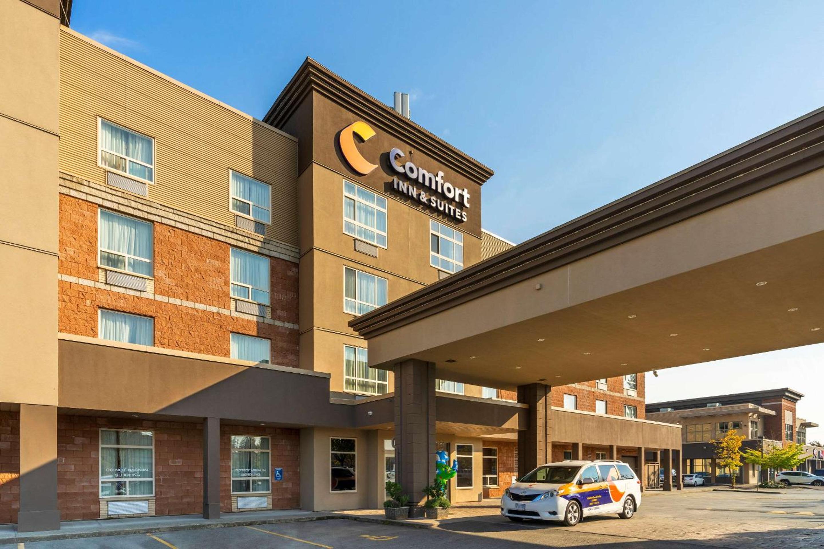 Surrey Vacations - Comfort Inn  Suites - Property Image 2