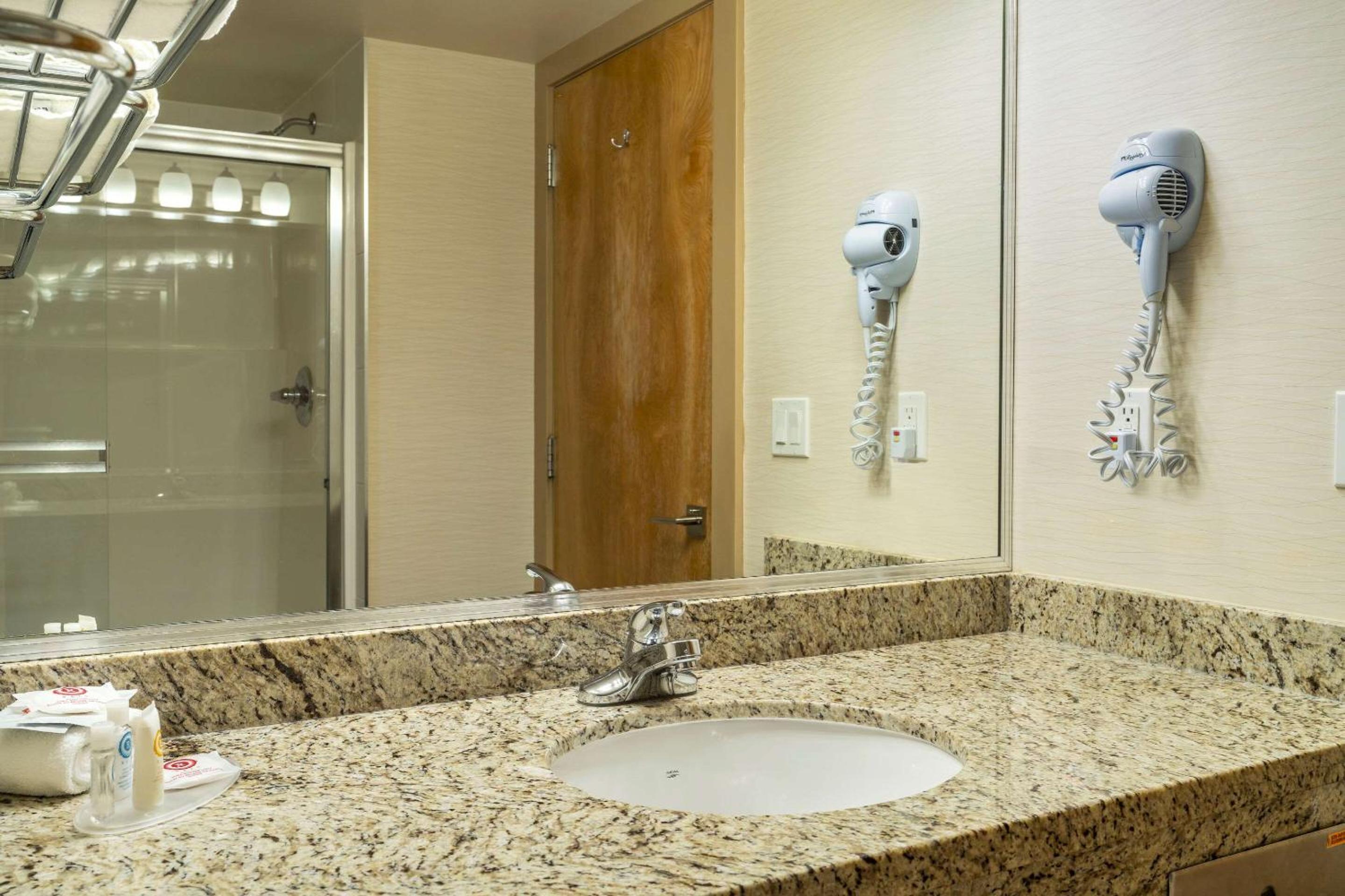 Surrey Vacations - Comfort Inn  Suites - Property Image 47