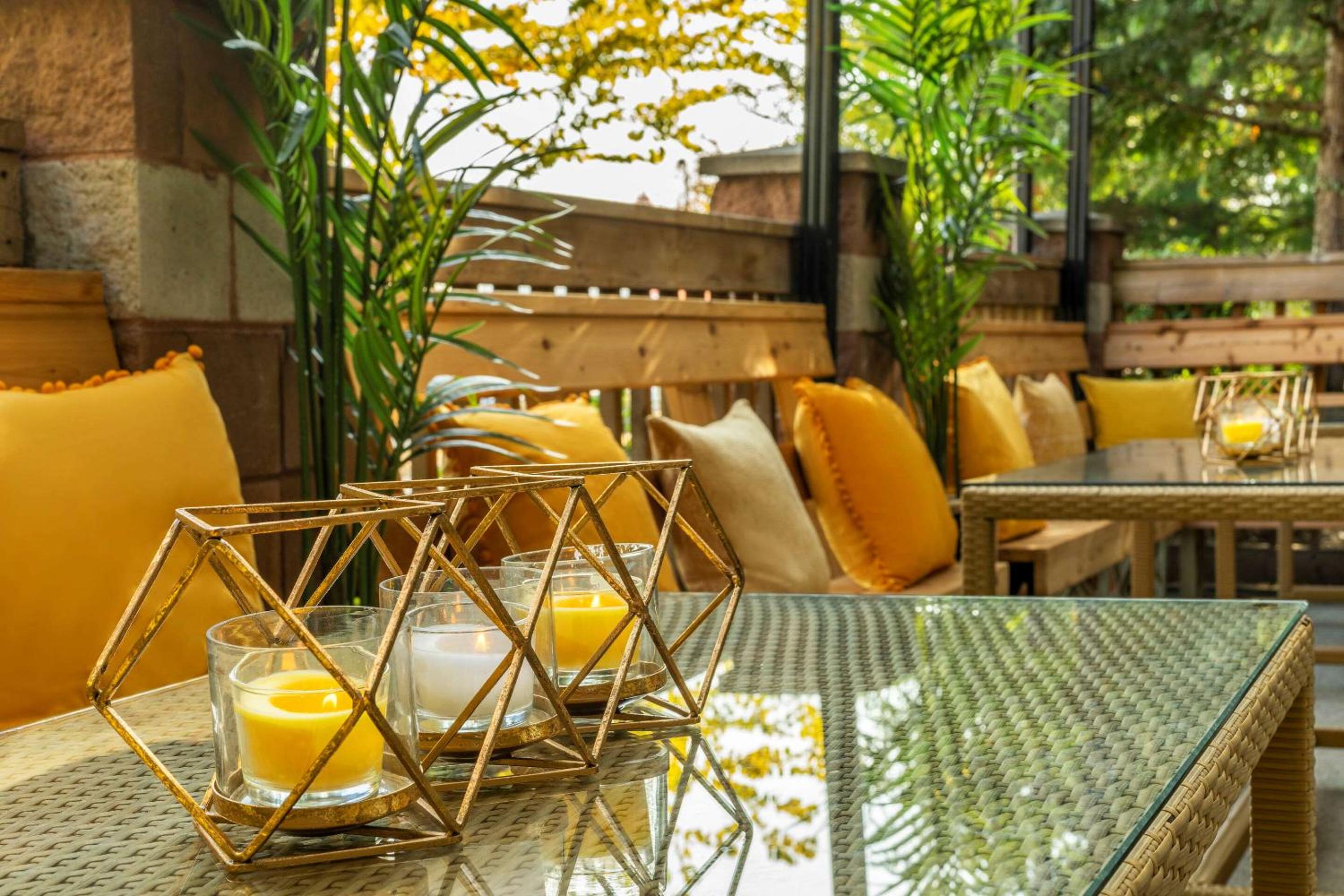 Surrey Vacations - Comfort Inn  Suites - Property Image 17