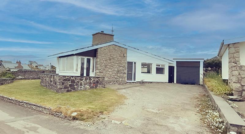 Sea-Views-3 Bed-Detached Bungalow-Secure Garden-Trearddur Bay view 2
