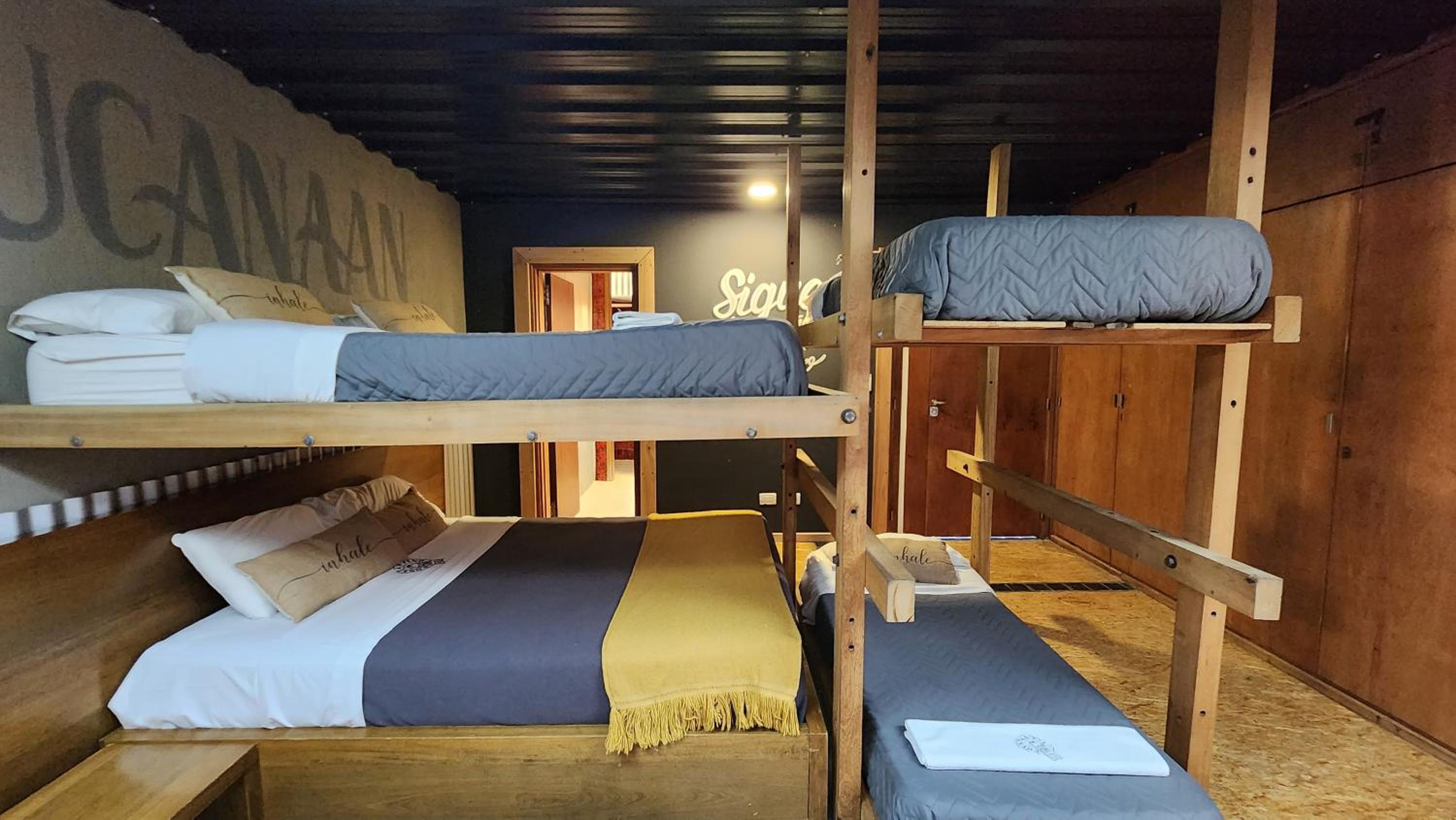 Bucanaan hostel boutique