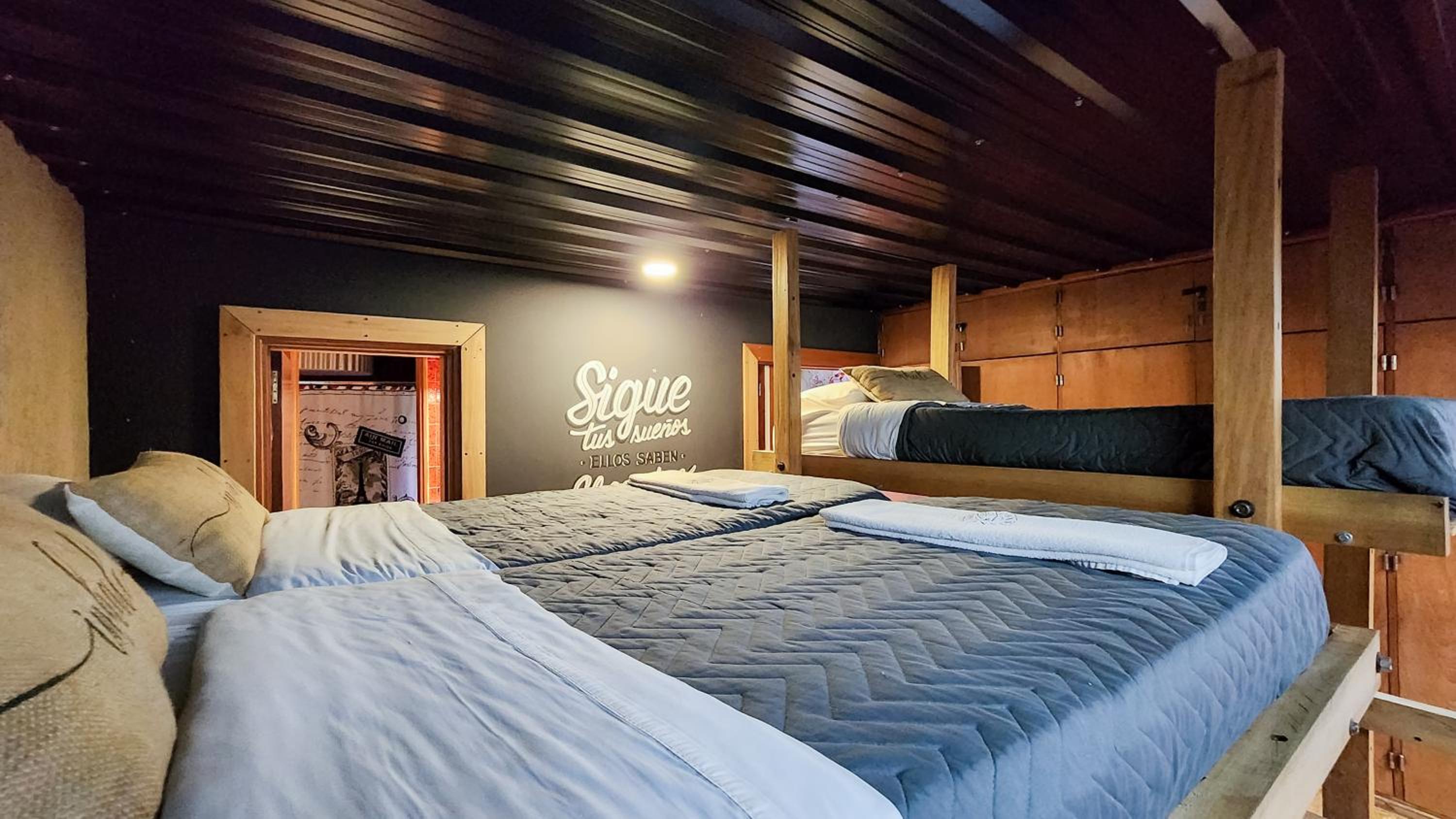 Bucanaan hostel boutique