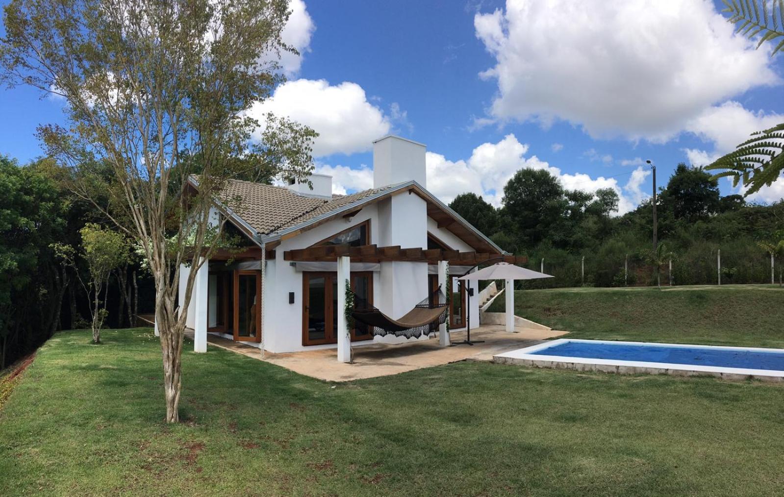 Casa de campo com piscina