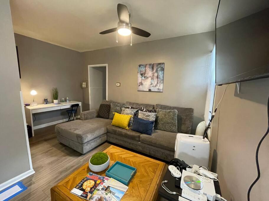 Red Line GUEST HOUSE apartment corporate housing view 2