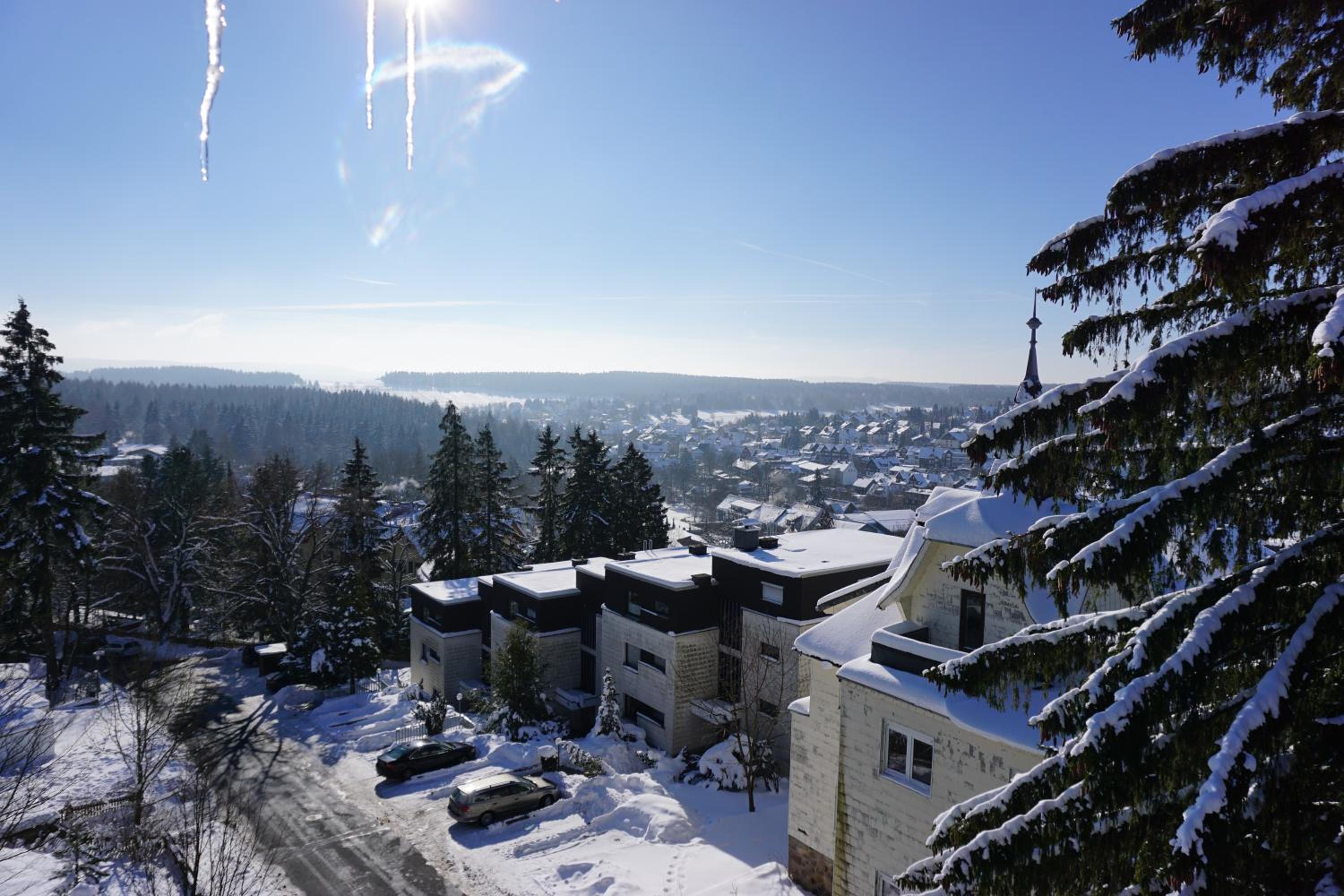Haus Sonneck - Apartmenthaus - Sonnenterrasse mit Grill - 1-8 Personen - ruhige Lage mit Blick über Braunlage