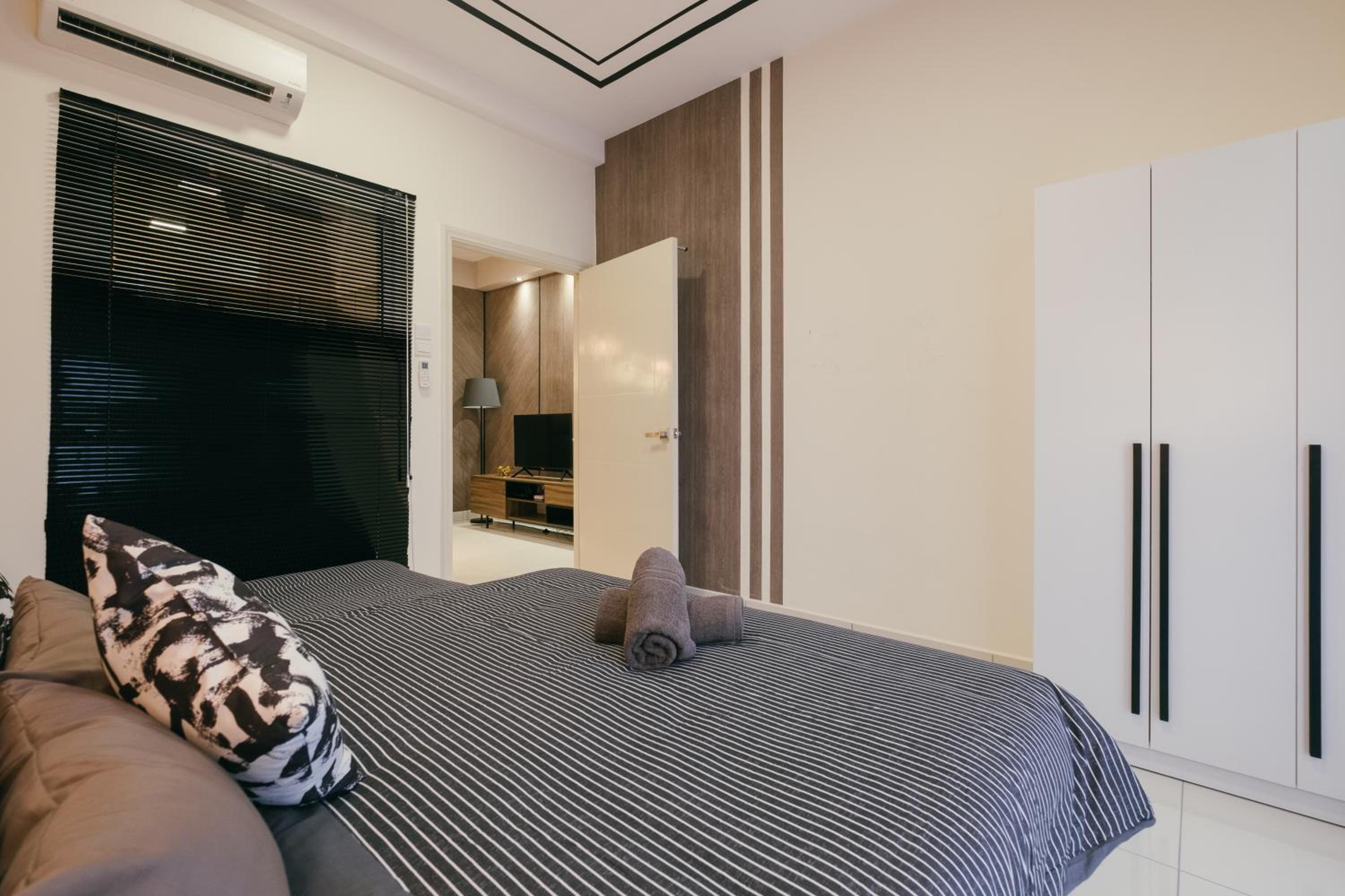 Arte Mont Kiara 3pax Jacuzzi Pool Gym near MITEC Matrade