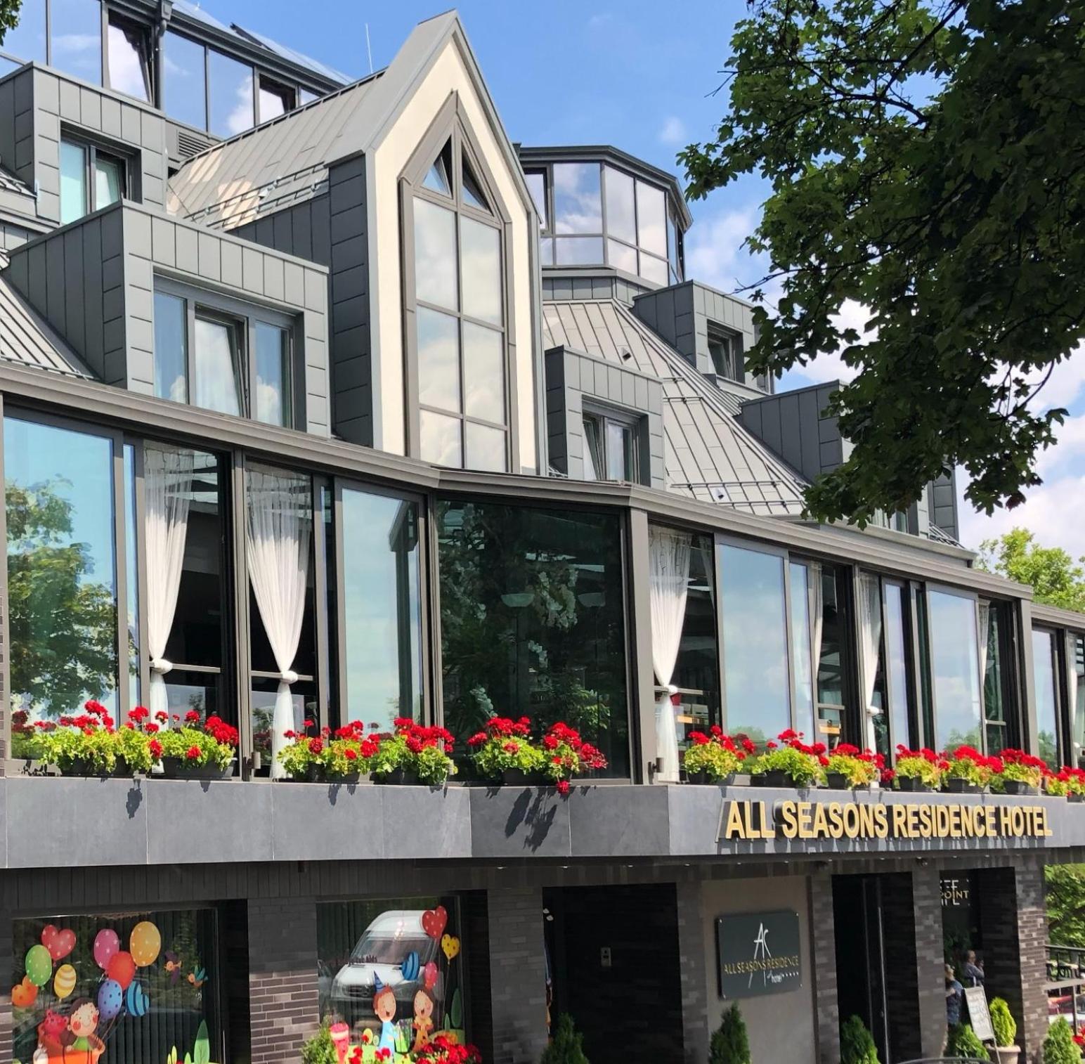 Hotel All Seasons Residence Hotel - Free parking - Image 1