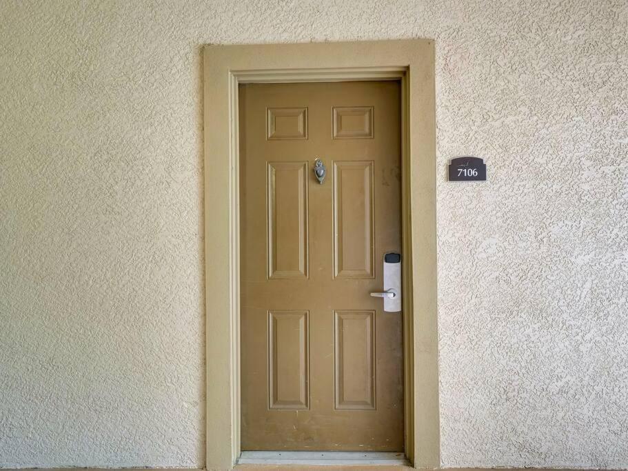Cozy Retreat - Close to Disney & Golf view 2