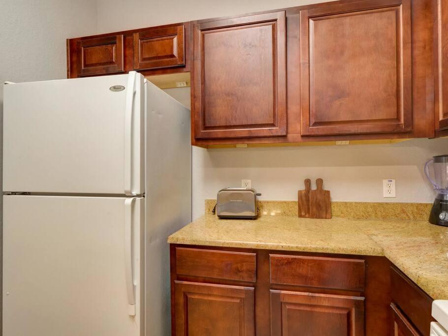 Cozy Retreat - Close to Disney & Golf view 4
