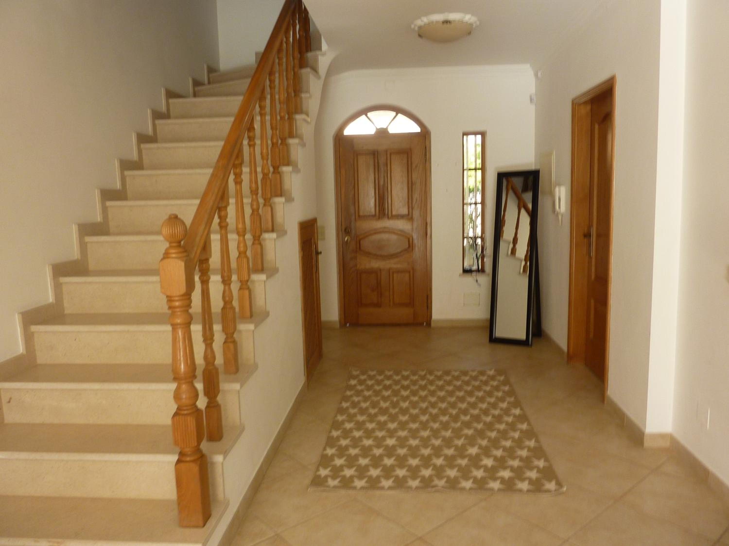 Santos Villa in Quinta do Lago view 3