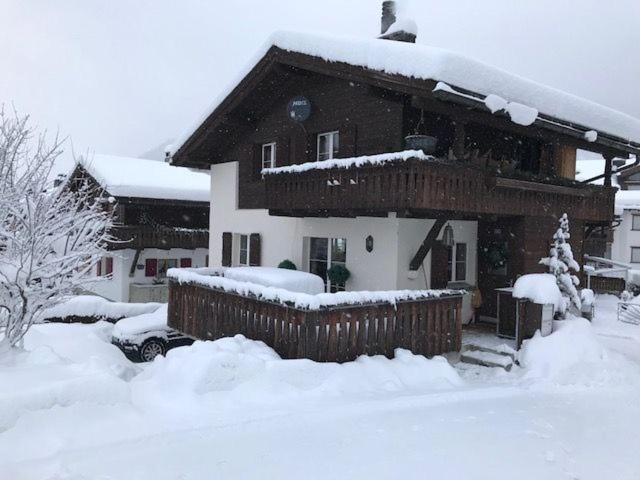 WEF Central Luxury Mountain Chalet - non smoking, double garage, Panoramic Views & Private Apartment Included view 2