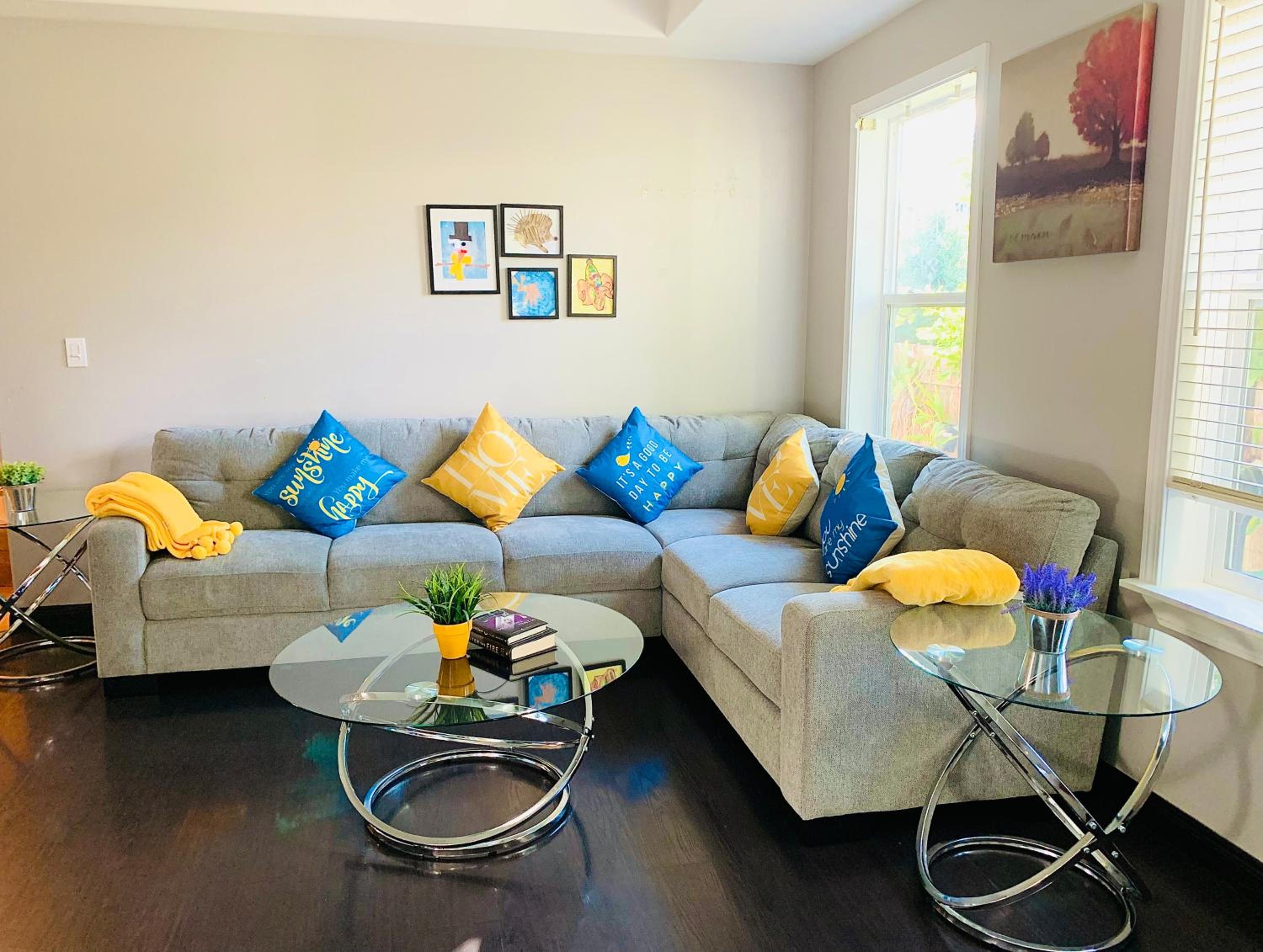 Albany Vacations - Cute Artsy Sleep16 large parking, near parks, OSU - Property Image 1