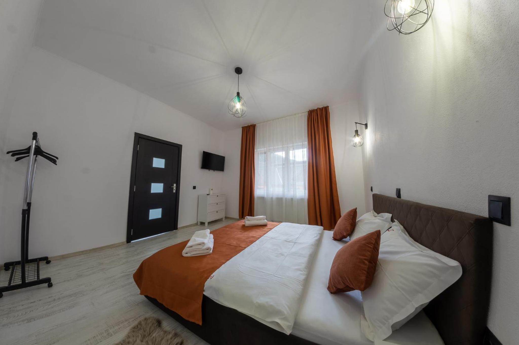 Casa cu Bujori view 2