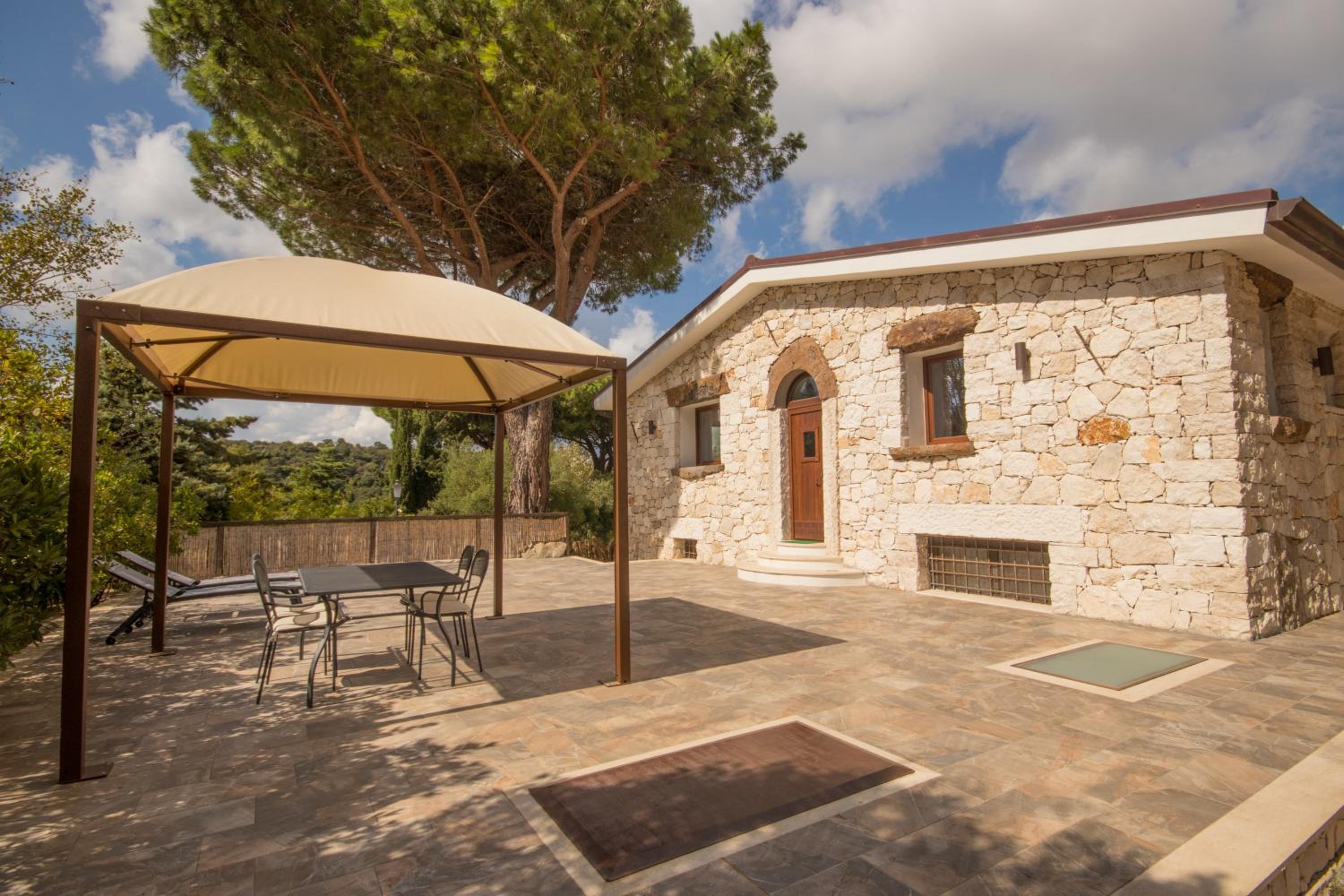 Corbezzolo (Villa Capelvenere) photo 2