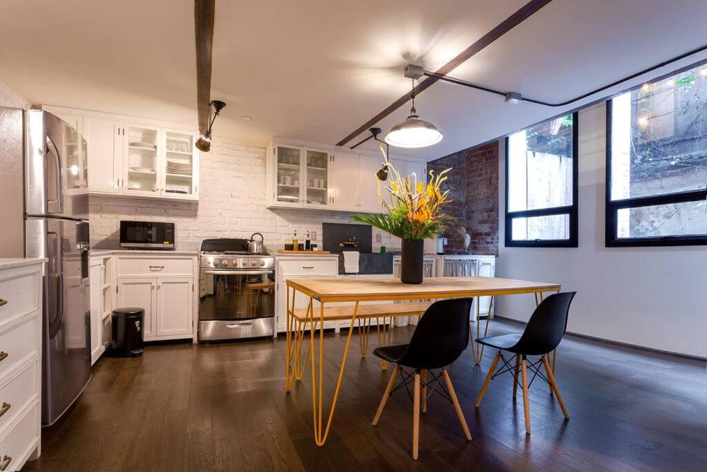 Hip Loft in Historic Building photo 4