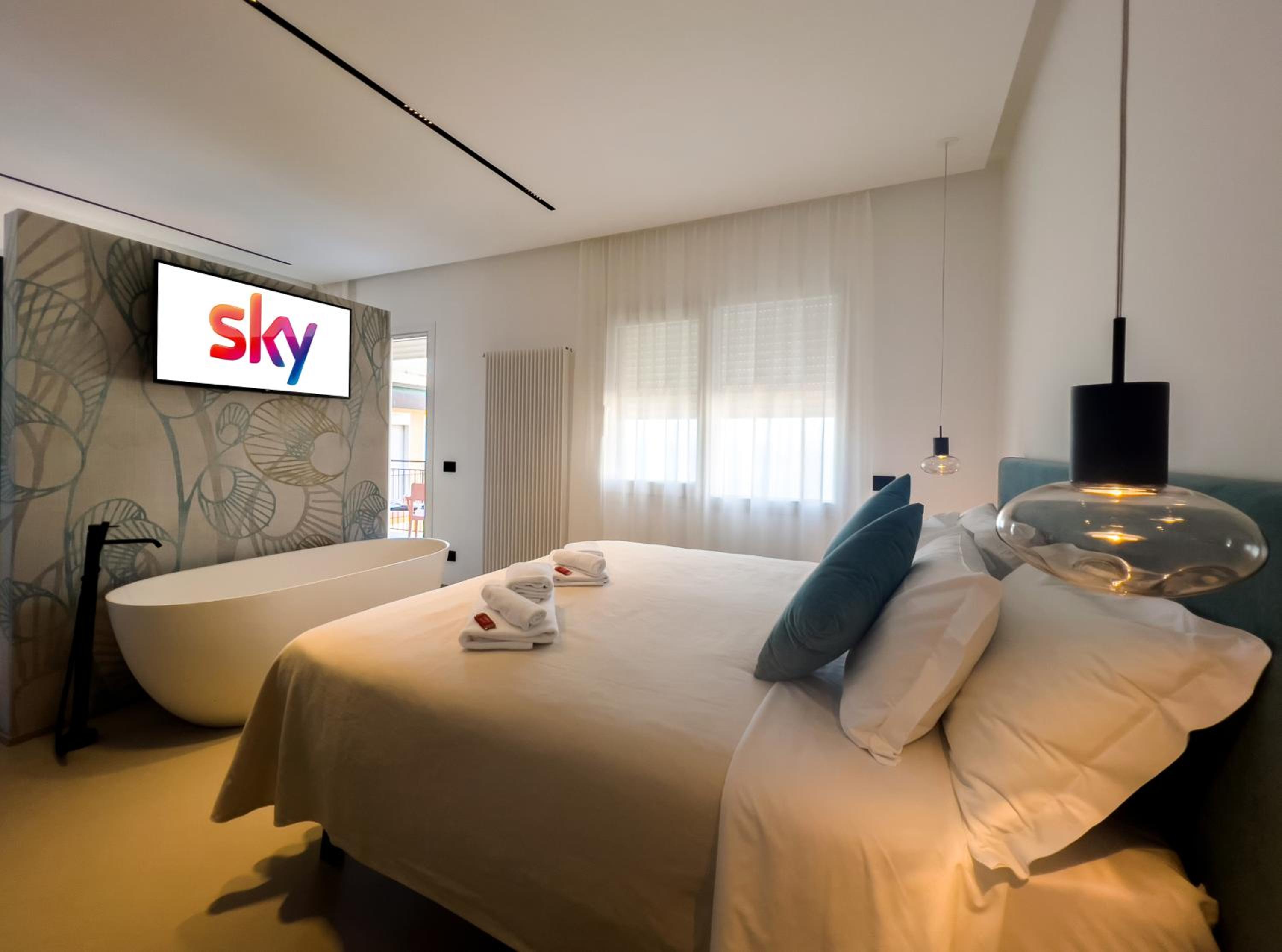 B&B Le Suites di Costanza view 5