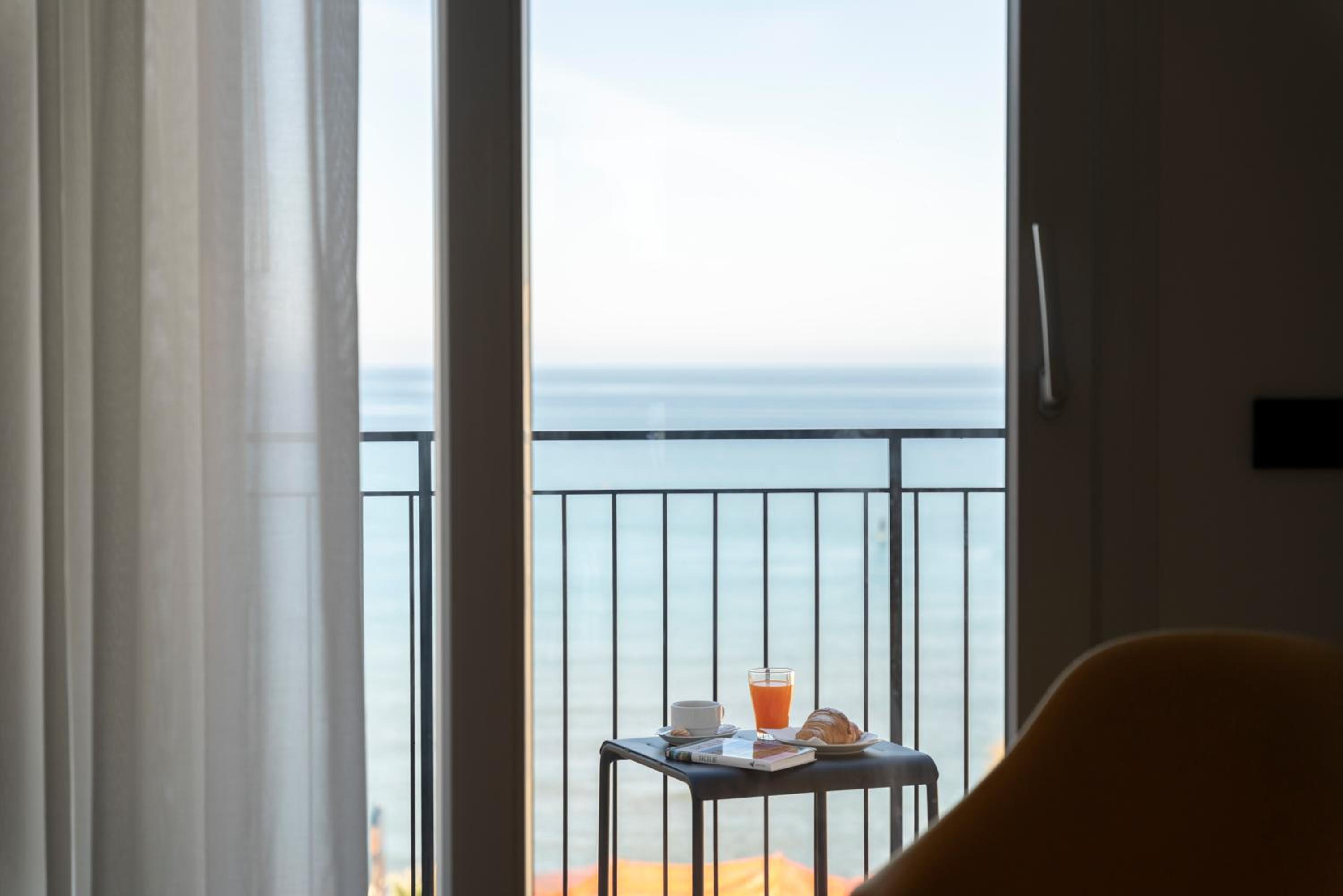 B&B Le Suites di Costanza view 4