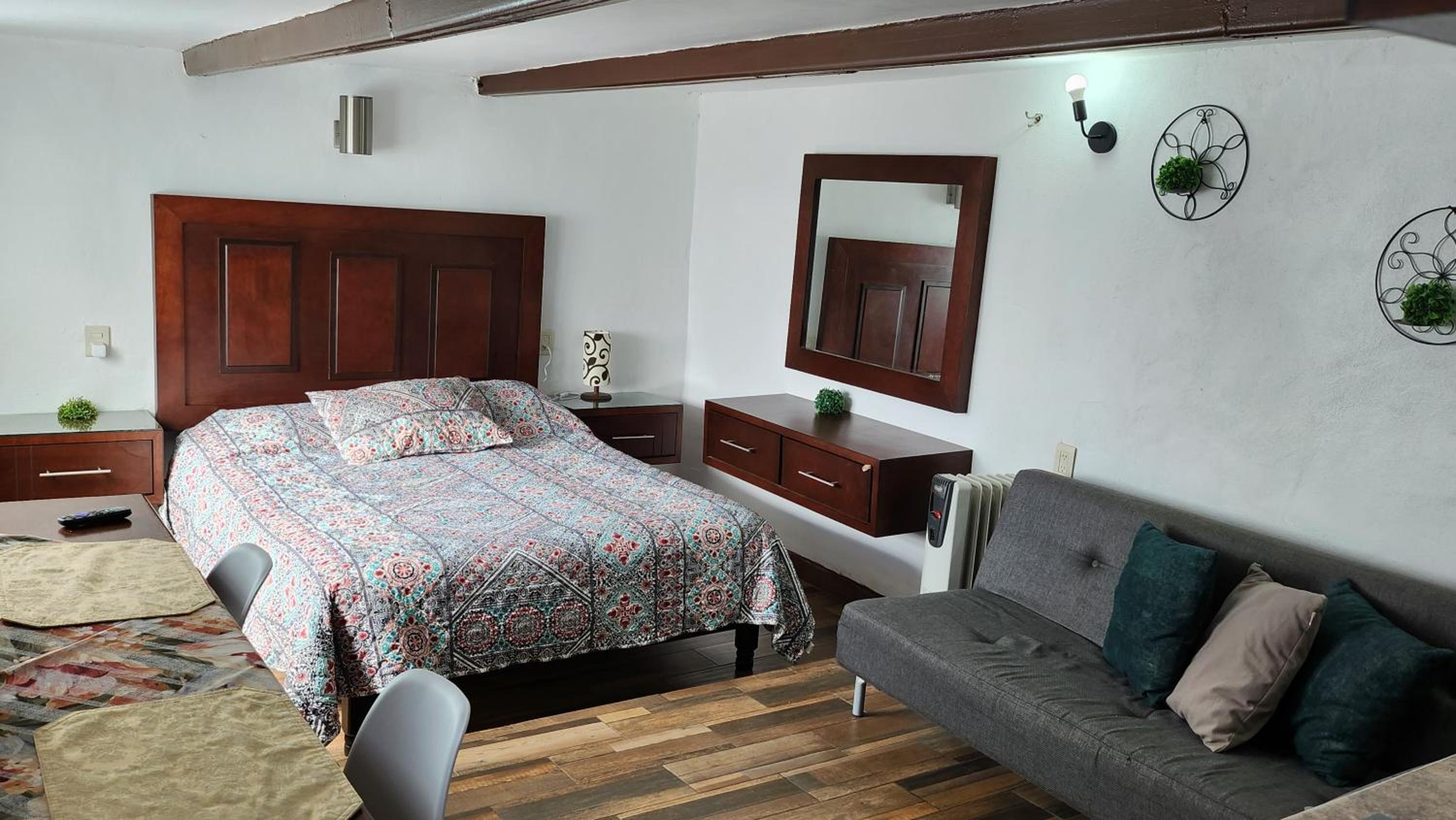 Zacatecas Vacations - Depa 6 Tipo Loft en Planta Alta en Centro Historico - Property Image 1