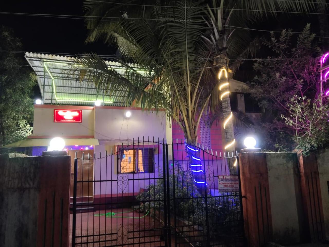 HemHarsh Holiday Home with pool view 4