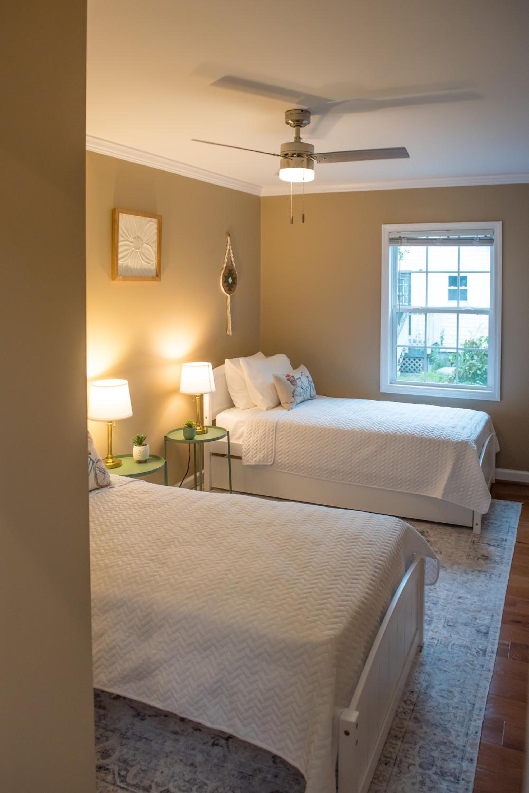 Sunnyside Bungalow Spacious Family Retreat