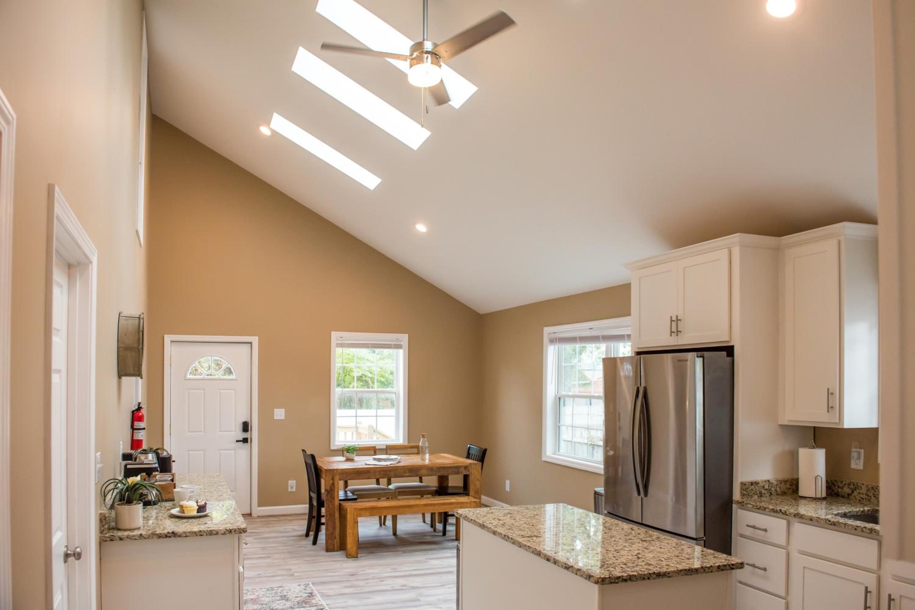 Sunnyside Bungalow Spacious Family Retreat